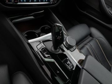 Fahrzeugabbildung BMW 530d xDr Tour Luxury Line ACC H/K Panorama DAB