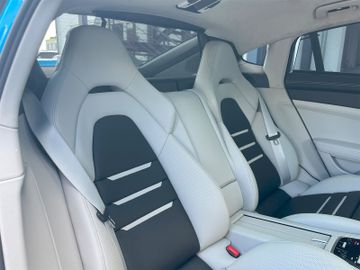 Porsche Panamera Turbo*PTS*PCCB*Chrono*Burmester*18-Wege