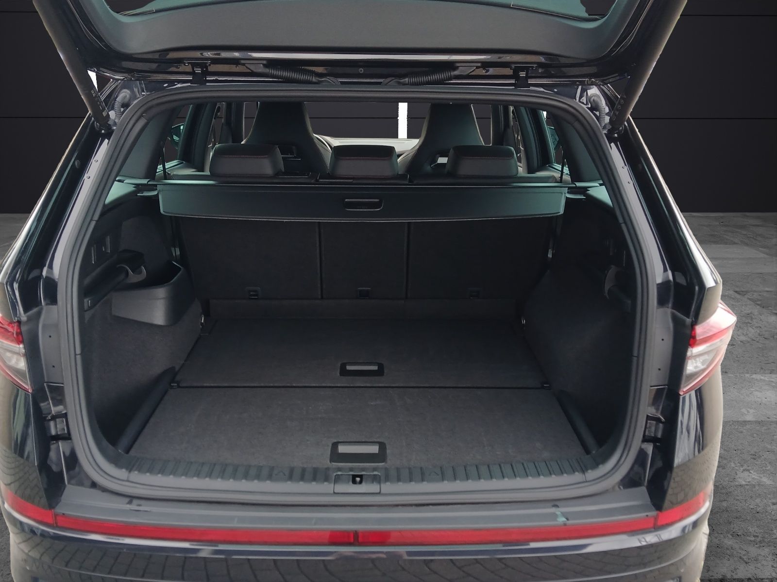 Fahrzeugabbildung SKODA Kodiaq RS 4x4 Matrix Navi AID GRA RFK SHZ 20"