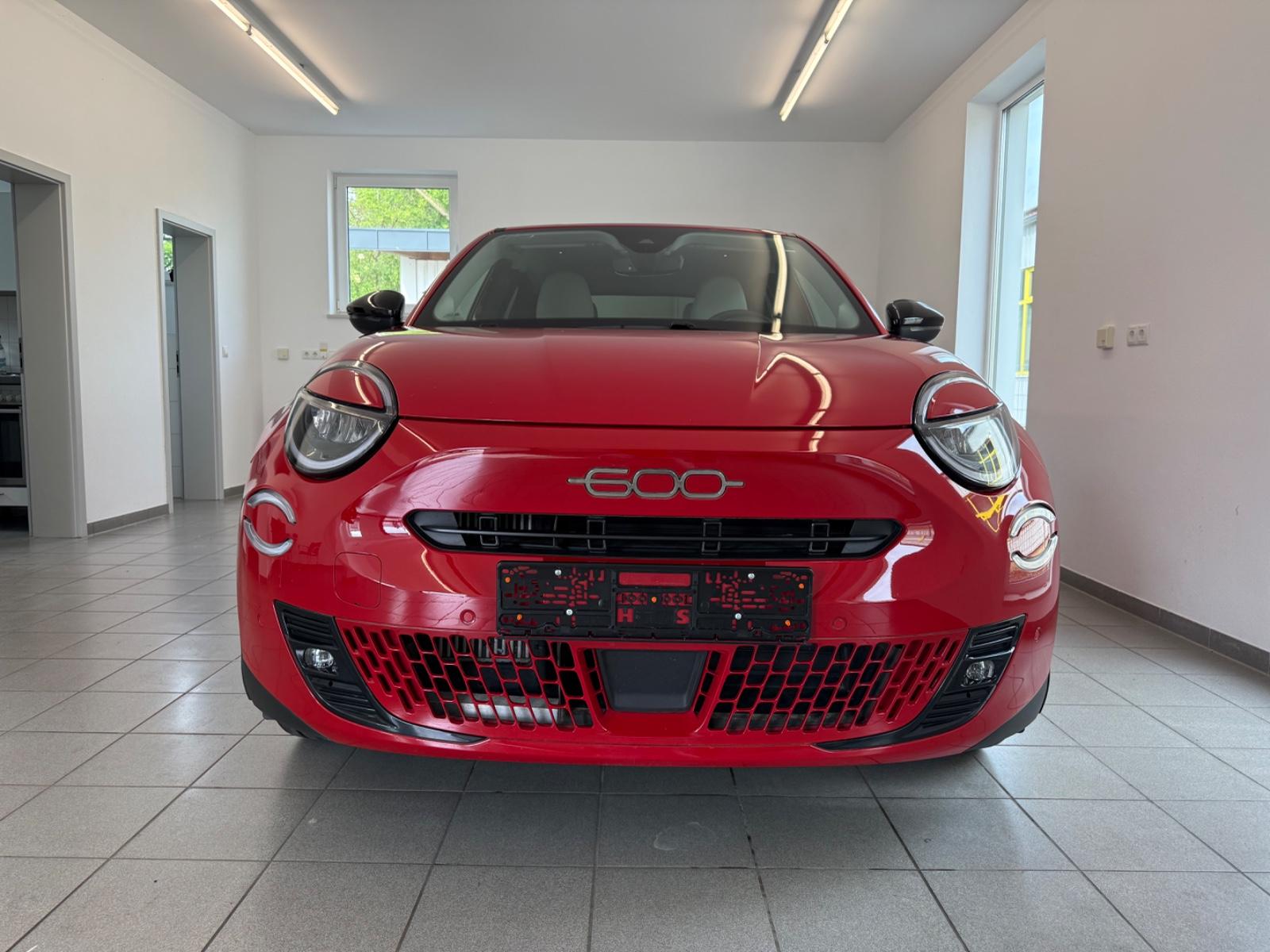 Fiat 600 Hybrid La Prima