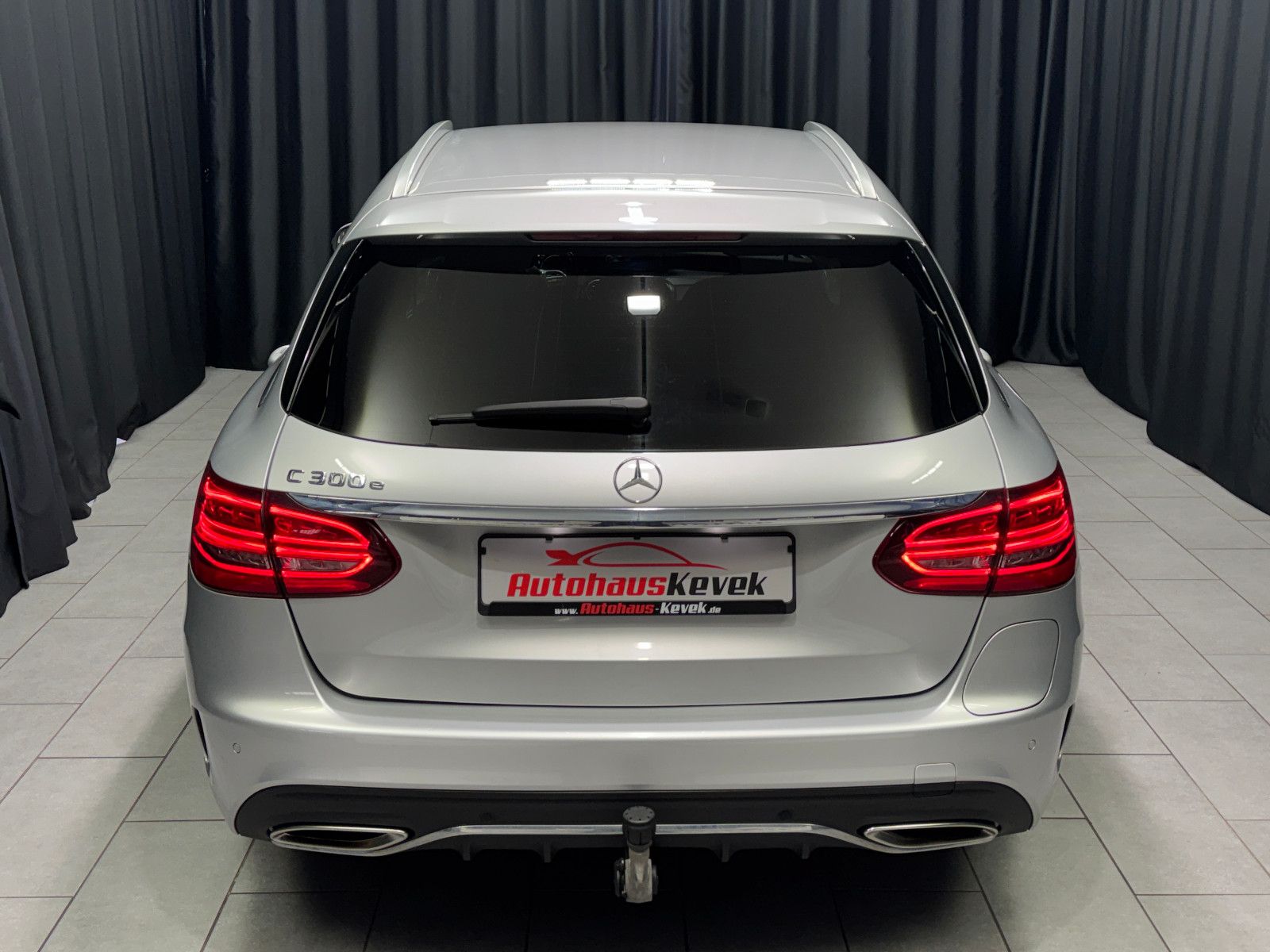 Fahrzeugabbildung Mercedes-Benz Mercedes Benz C 300e T-Modell |BURMESTER|AHK