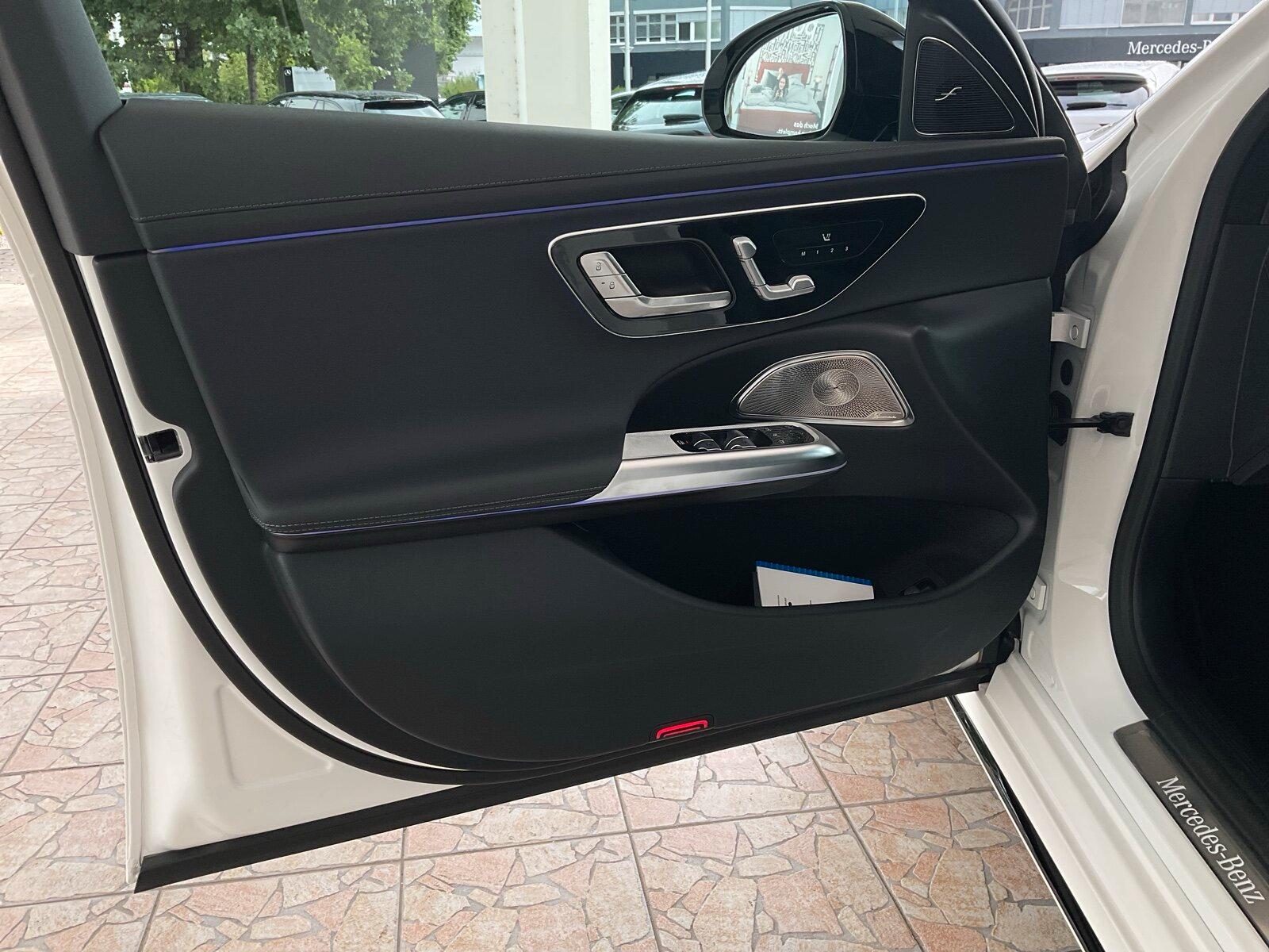 Mercedes-Benz E 220 d 4M T AMG Line/Distronic/Digital/Kamera