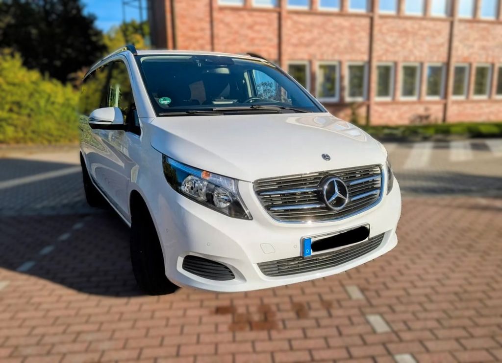 Image of Mercedes-Benz V 220