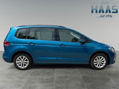 Fahrzeugabbildung Volkswagen Touran Comf. DSG Navi Sitzh Pano AHK Kamera