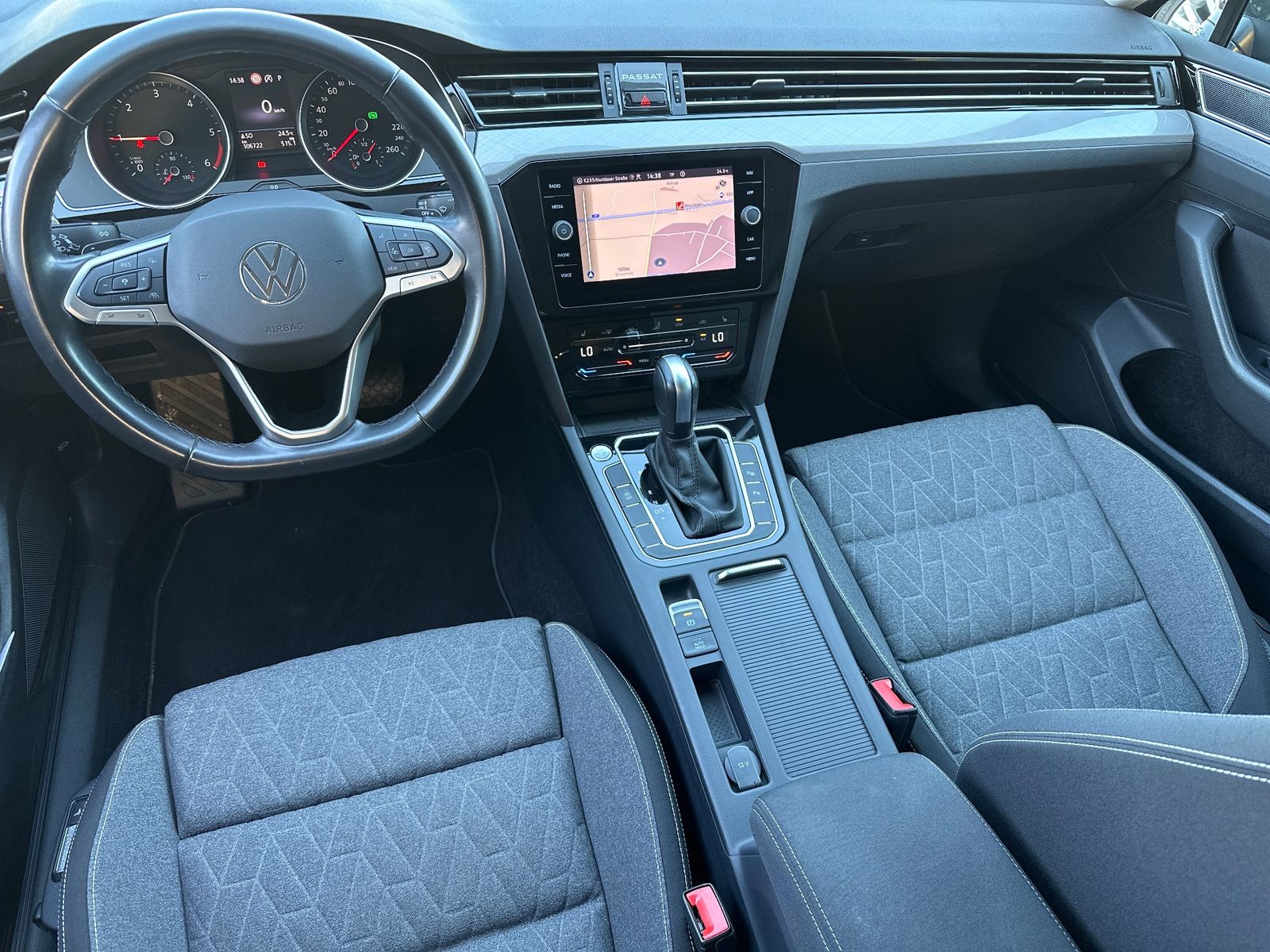 Fahrzeugabbildung Volkswagen Passat Variant 2.0 TDI DSG Business NAV+IQ-LIGHT