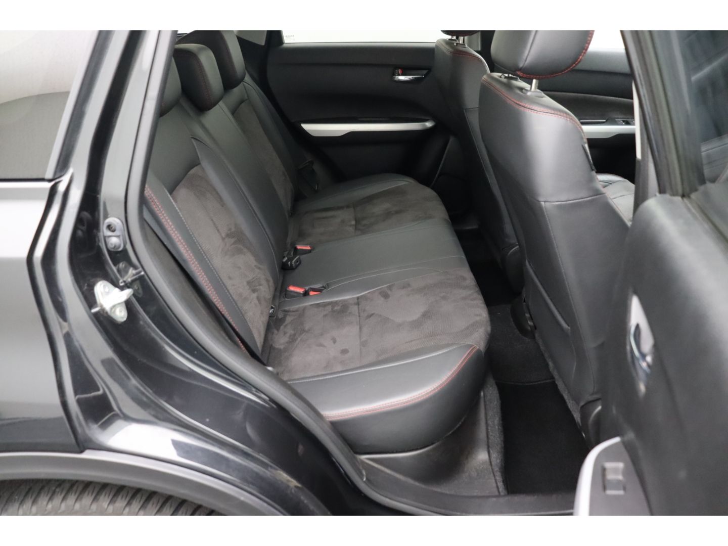 Fahrzeugabbildung Suzuki Vitara 1.4 S 4x4 ACC Kamera Navigation SHZ