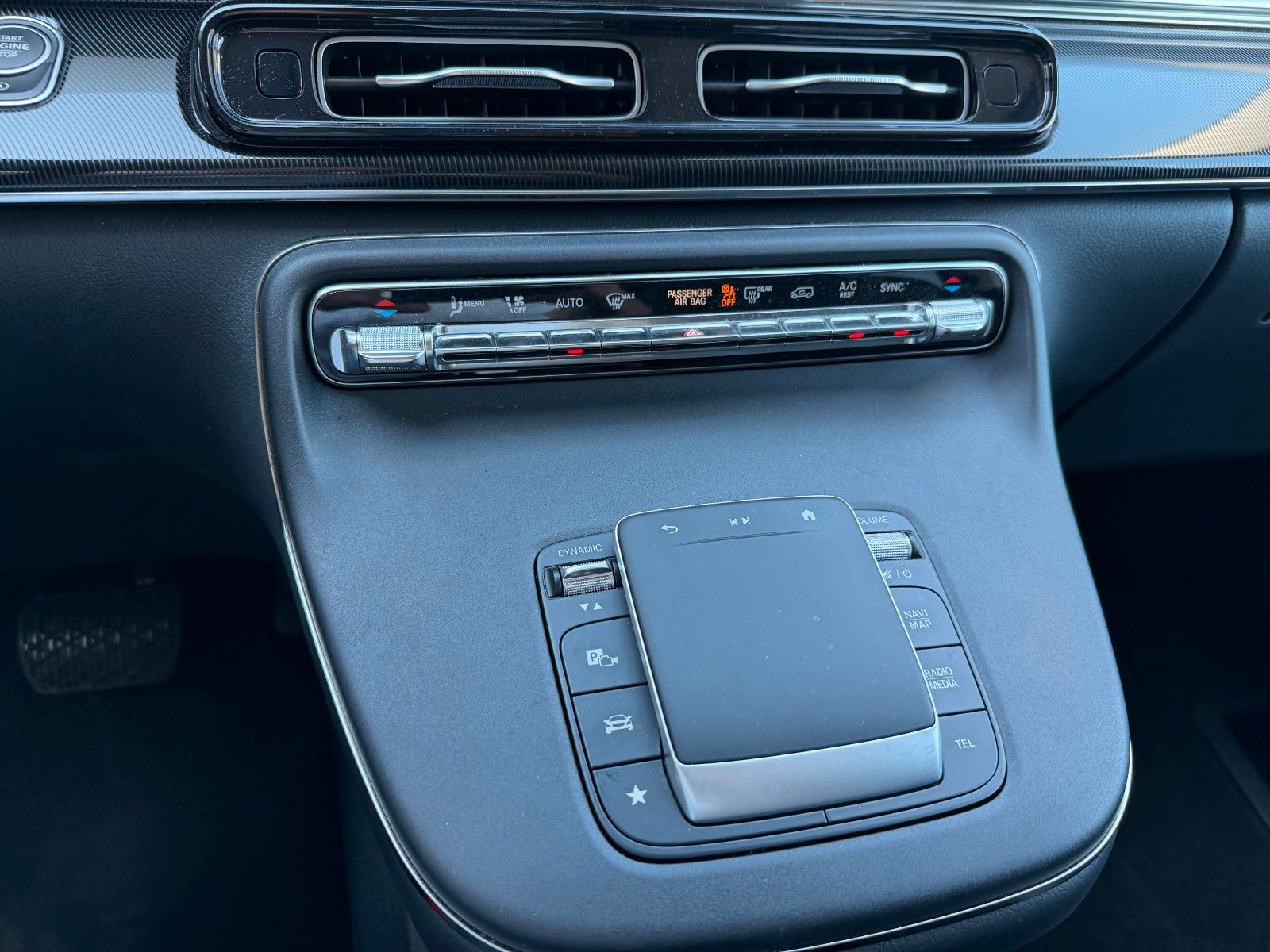Fahrzeugabbildung Mercedes-Benz V 250 d DISTRONIC AHK2,5to 7Sitze Kamera