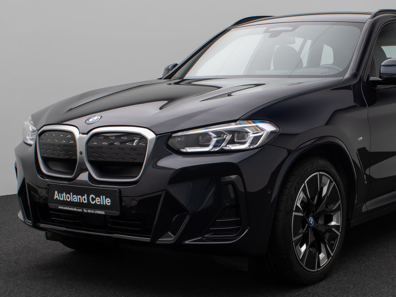 Fahrzeugabbildung BMW iX3 Impressive M Sport Panorama 360°HUD DAB H/K