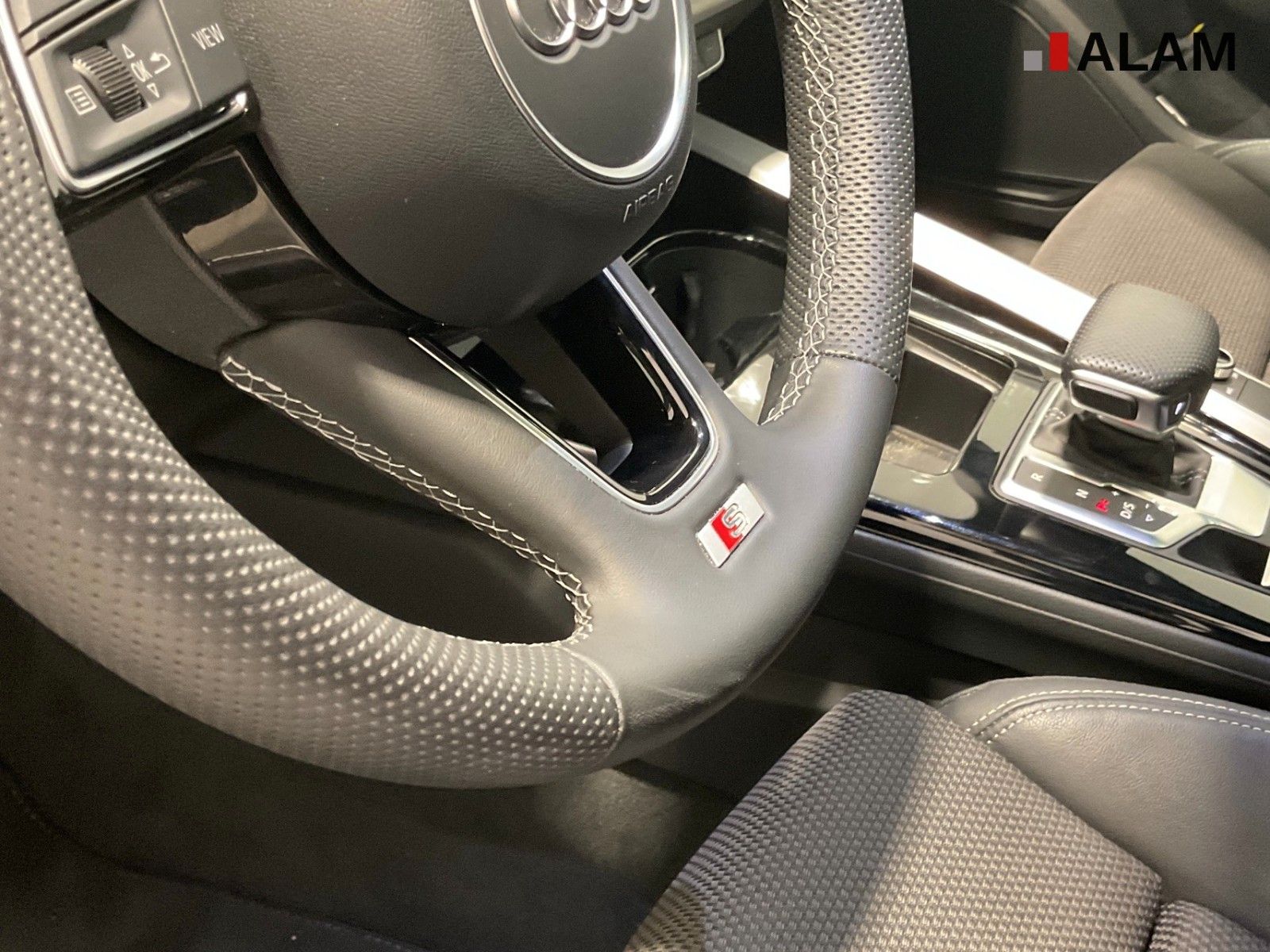 Audi A4 Av 40 TDI quatt Sline DAB Lane LED Tempo Pano foto 23