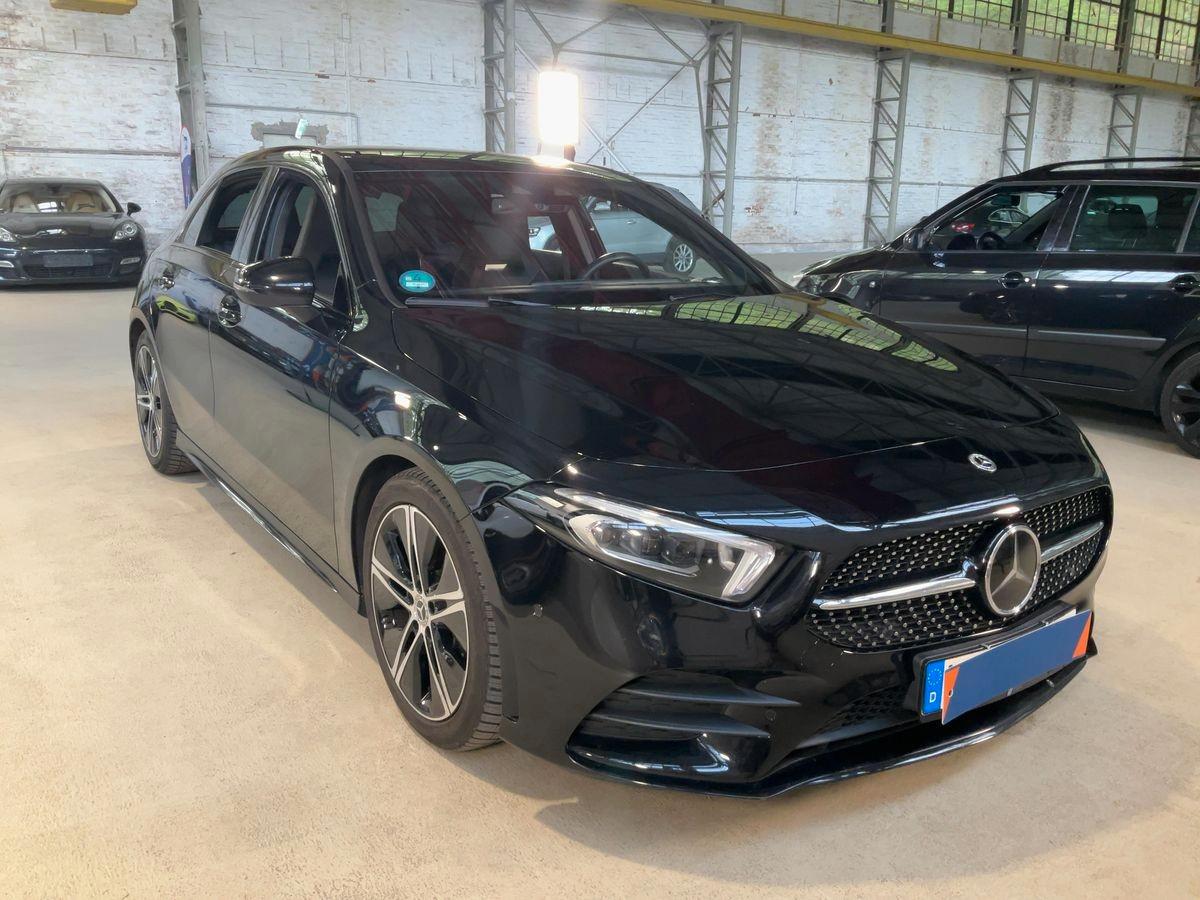 Mercedes-Benz A 250,  AMG LINE - TÜV BIS 2028 - AMBIENTE - LED