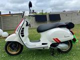 Vespa GTS 300 Racing Sixties - VESPA SI