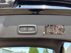 Fahrzeugabbildung Volvo XC40 T3 Geartronic Momentum Pro H/K 360° 1.HAND