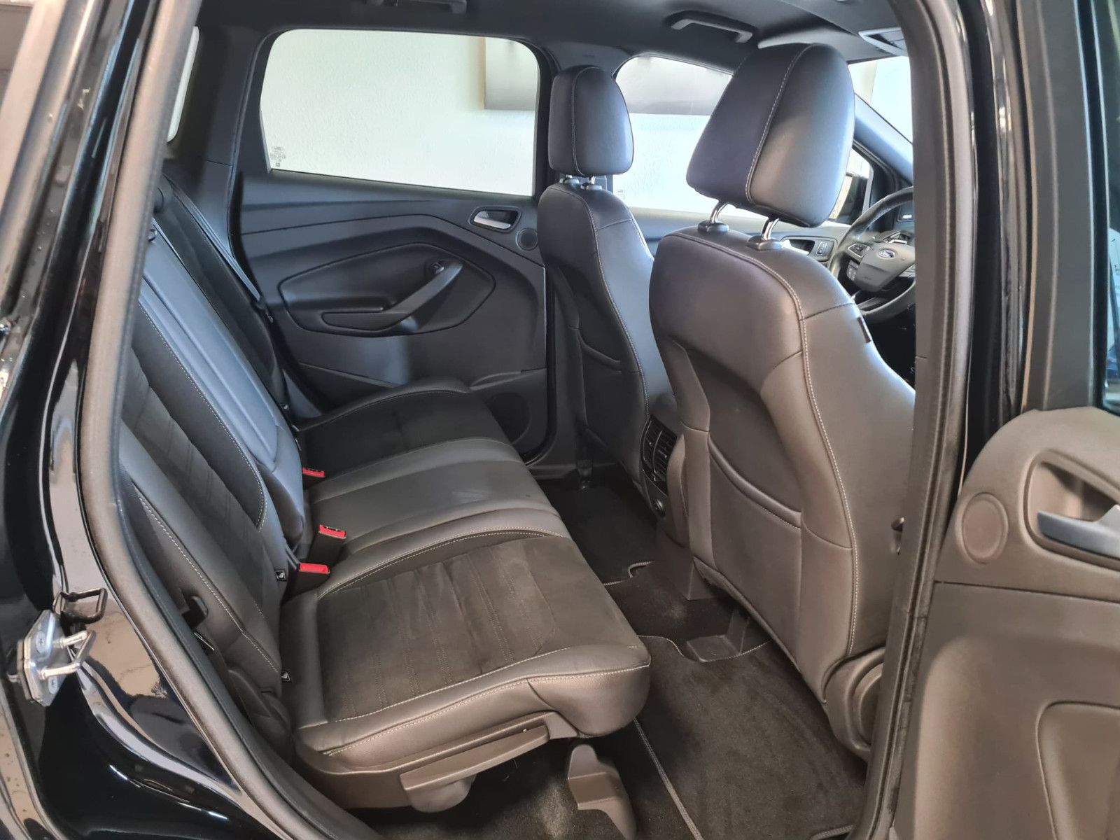 Fahrzeugabbildung Ford Kuga ST-Line / GARANTIE / KAMERA / SCHECKEHEFT