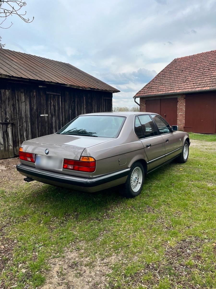 BMW 730