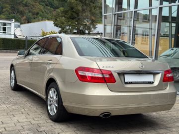 Mercedes E 250 - 11