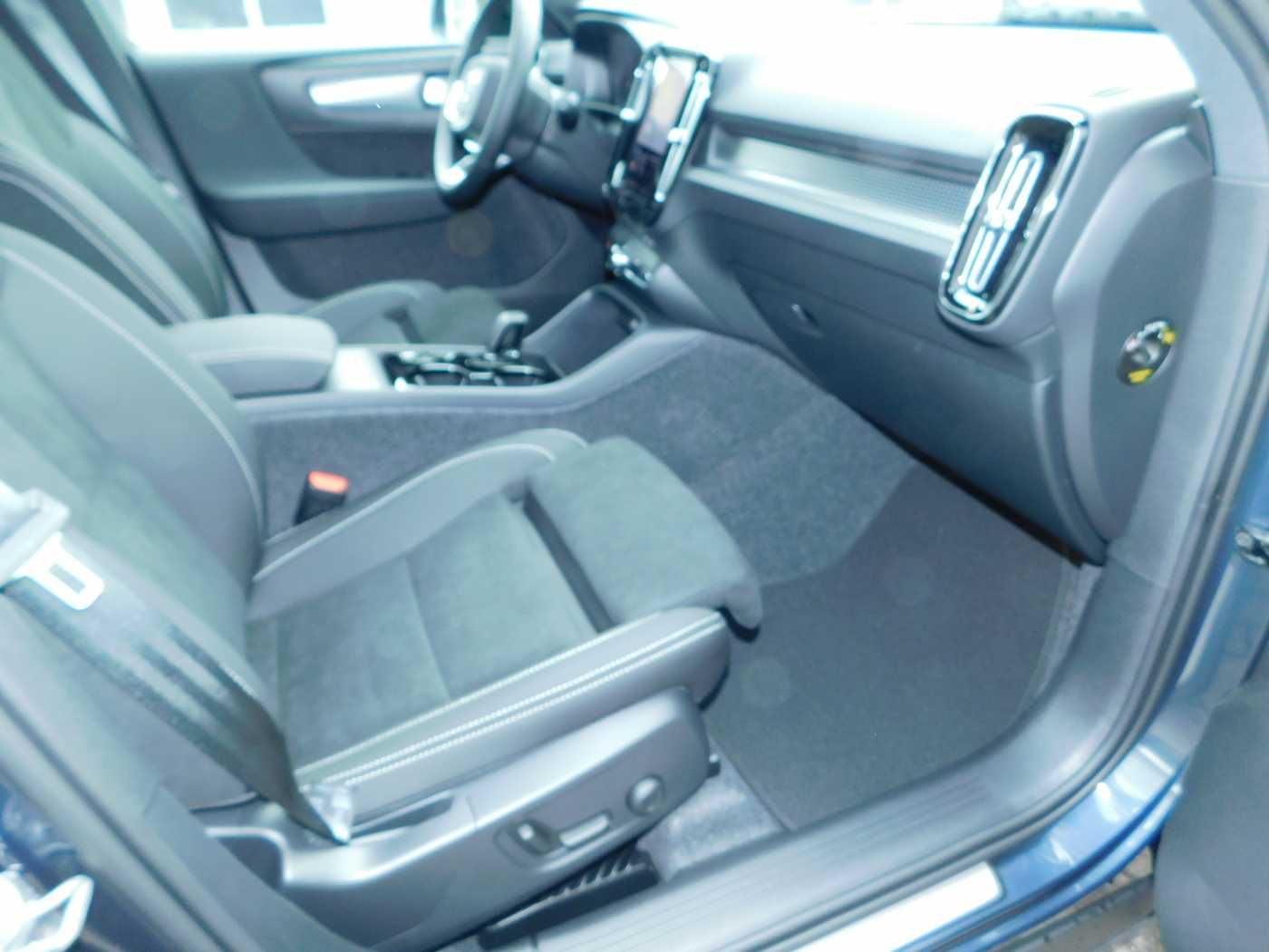 Fahrzeugabbildung Volvo XC40 B3 Plus Black Edition
