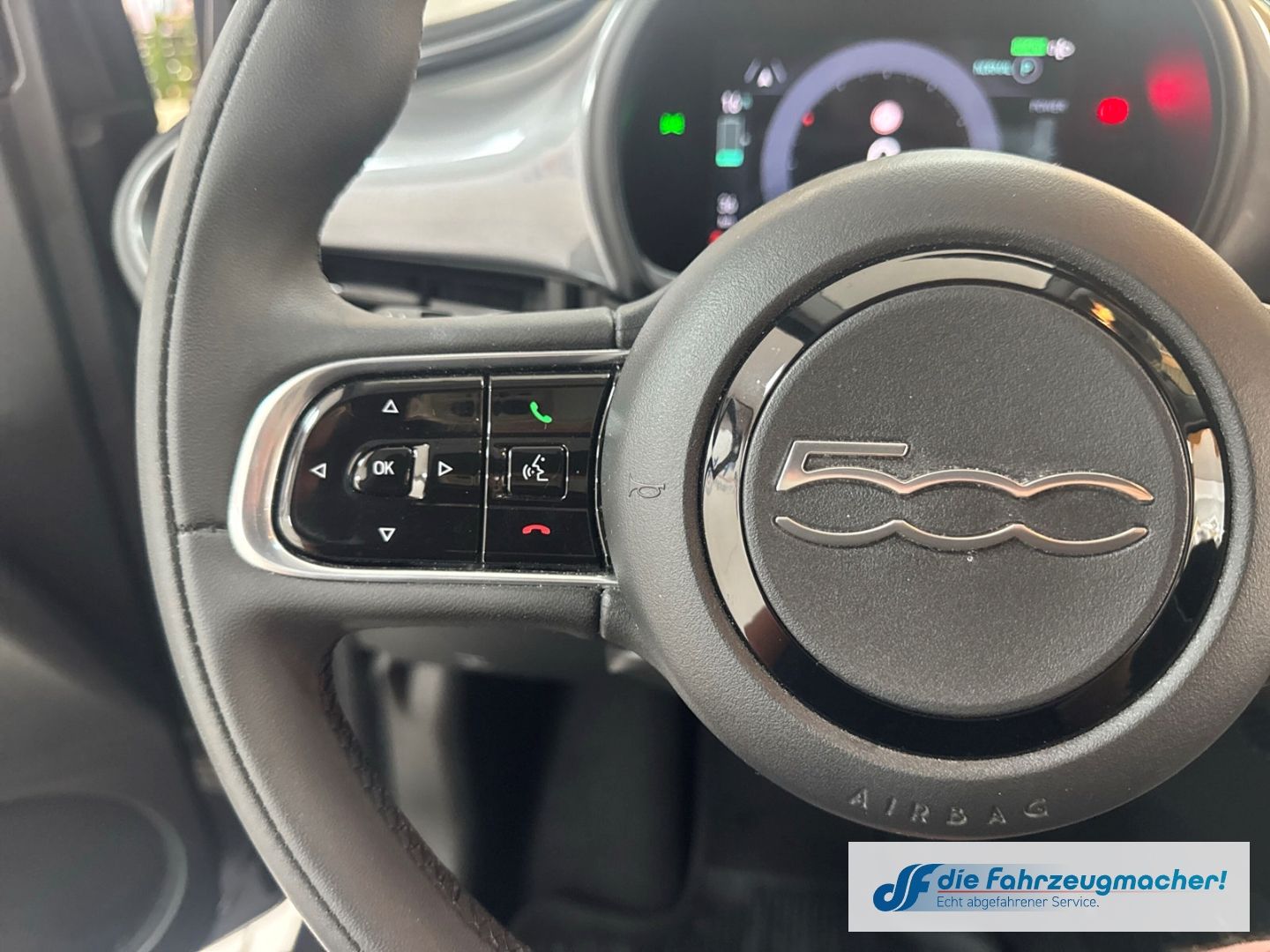 Fahrzeugabbildung Fiat 500 e CABRIO Sitzhzg CarPlay Kamera Klimaautom F