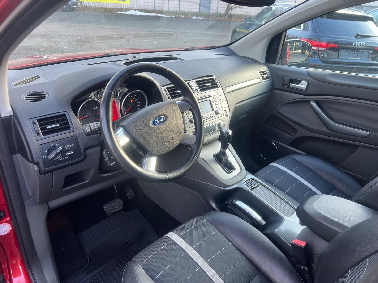 Fahrzeugabbildung Ford Kuga 2.5T Titanium * AUTOMATIK *