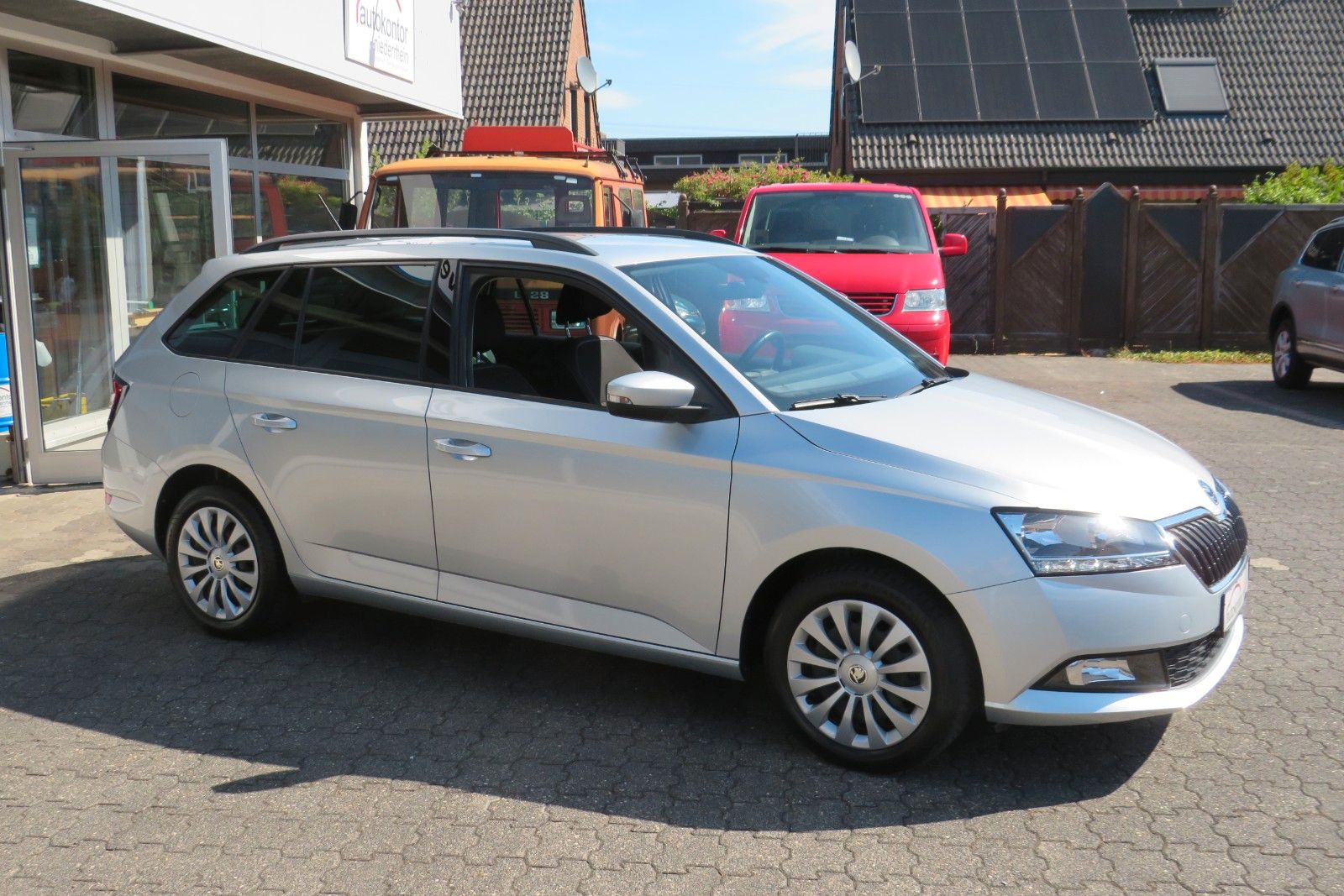Fahrzeugabbildung SKODA Fabia Combi Ambition PDC NAVI APP SITZH. 1.HD