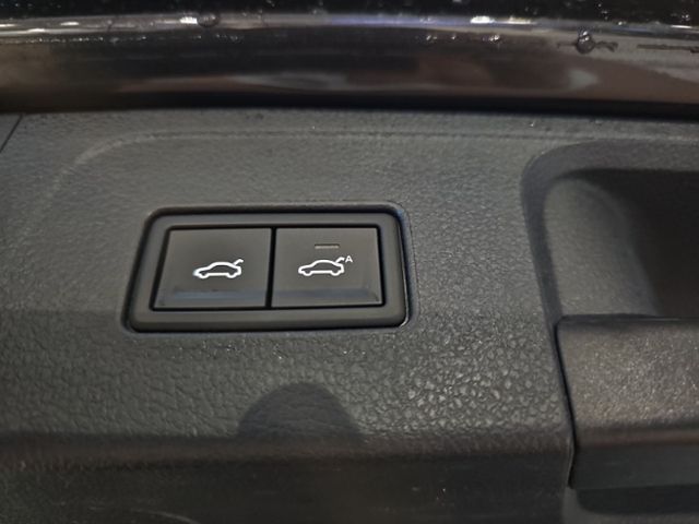 Fahrzeugabbildung Volkswagen Passat Variant 1.4 DSG Hybrid GTE UPE 62TEUR PAN