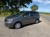 Volkswagen Touran 1.4 TSI Highline  125kW DSG - 1. Hand - Volkswagen Touran aus 2011