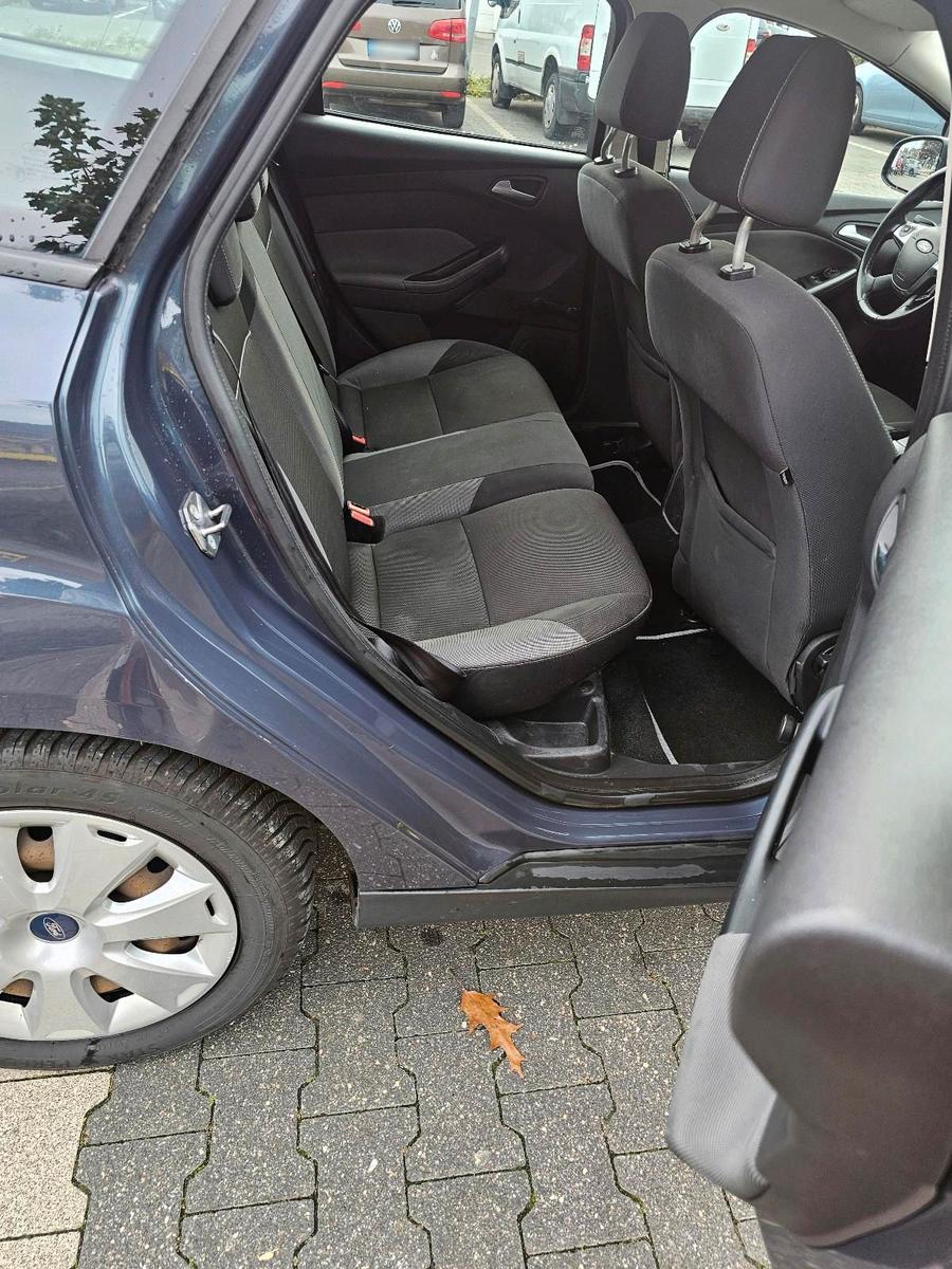 Ford Focus 2012 — photo 13