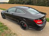 Mercedes-Benz C 63 AMG Coupe Performance Package - Mercedes-Benz C 63 AMG: Schwarz, Coupe