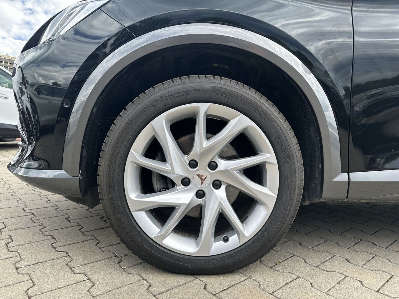 Fahrzeugabbildung CUPRA Formentor 2.0 TDI 4Drive-AHK-Cam*TopView* - mit KI generiert/bearbeitet
