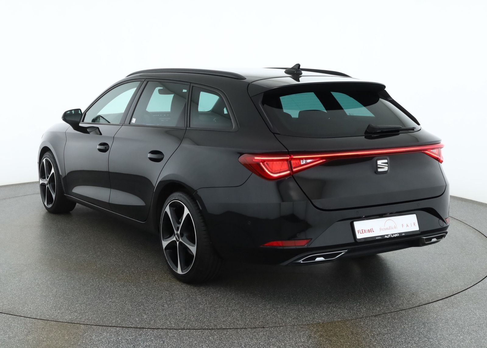 Seat Leon ST 1.5 TSI DSG FR LED Navi Kamera ACC Beats imagem 3