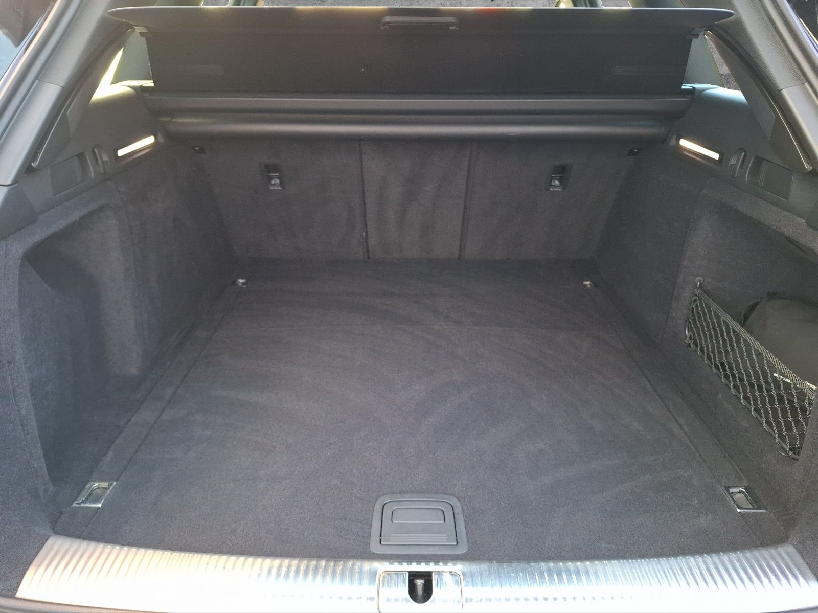 Fahrzeugabbildung Audi A4 Avant 35 TFSI advanced S-tronic LED Navi ACC