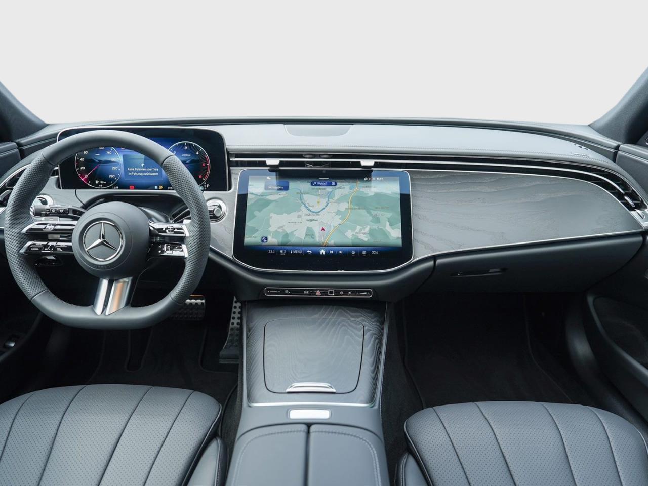 Mercedes-Benz E 220 d T-Modell AMG Night Panorama Distronic