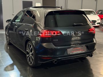 Volkswagen Golf - 8