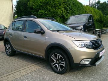 Dacia Sandero II Stepway Celebration 1 Hand