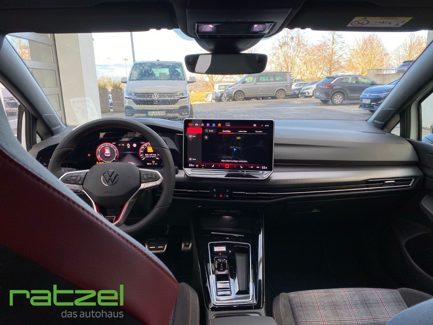 Fahrzeugabbildung Volkswagen Golf GTI VIII 2.0TSI DSG Business+BlackStyle+AHK