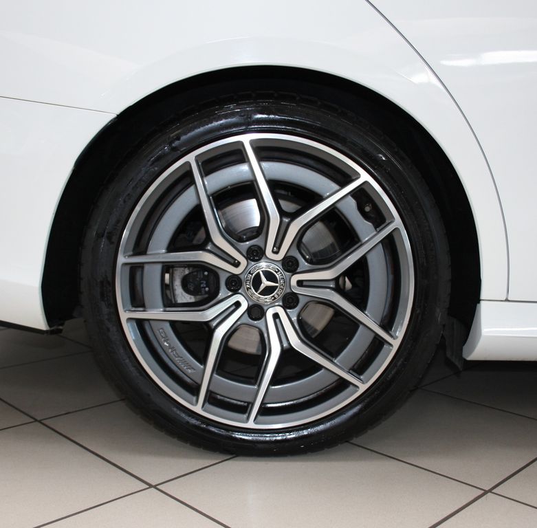 Mercedes-Benz E 220 d T 4M AMG TOTW KAMERA AHK NETTO 30.800