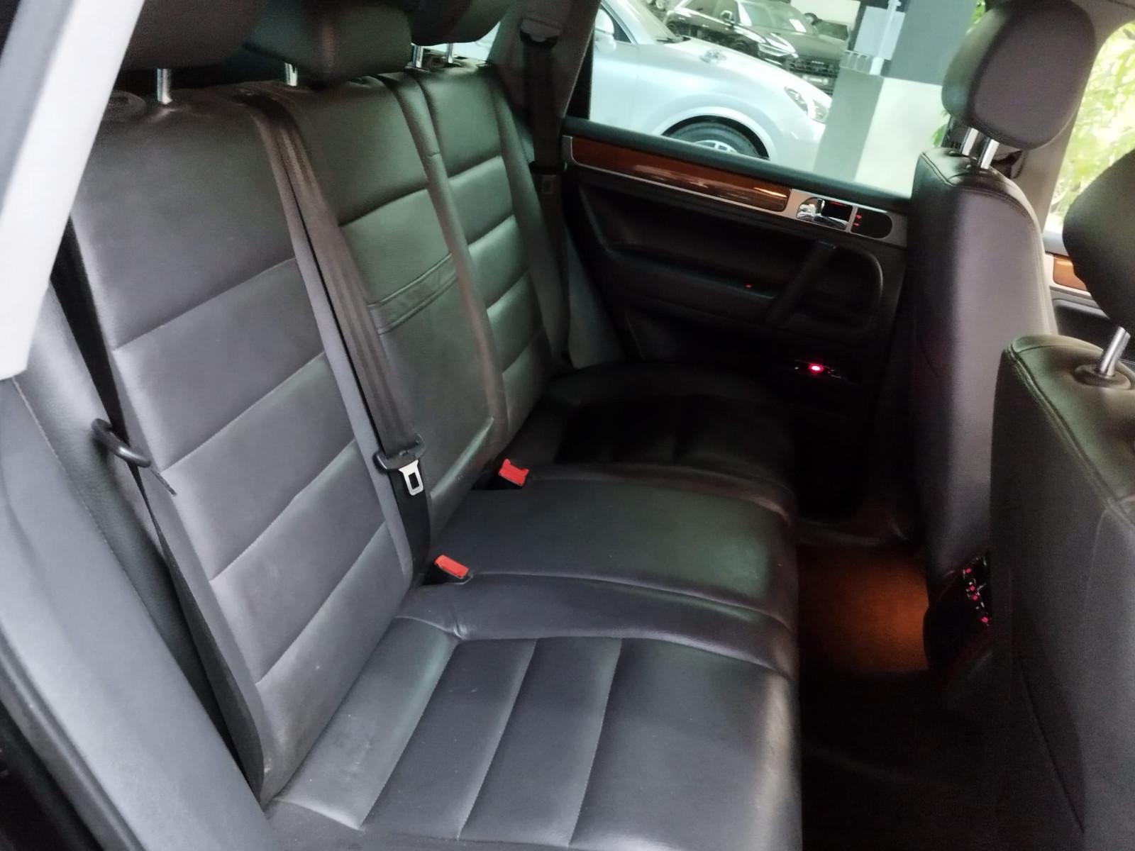 Volkswagen Touareg 2005 — photo 16