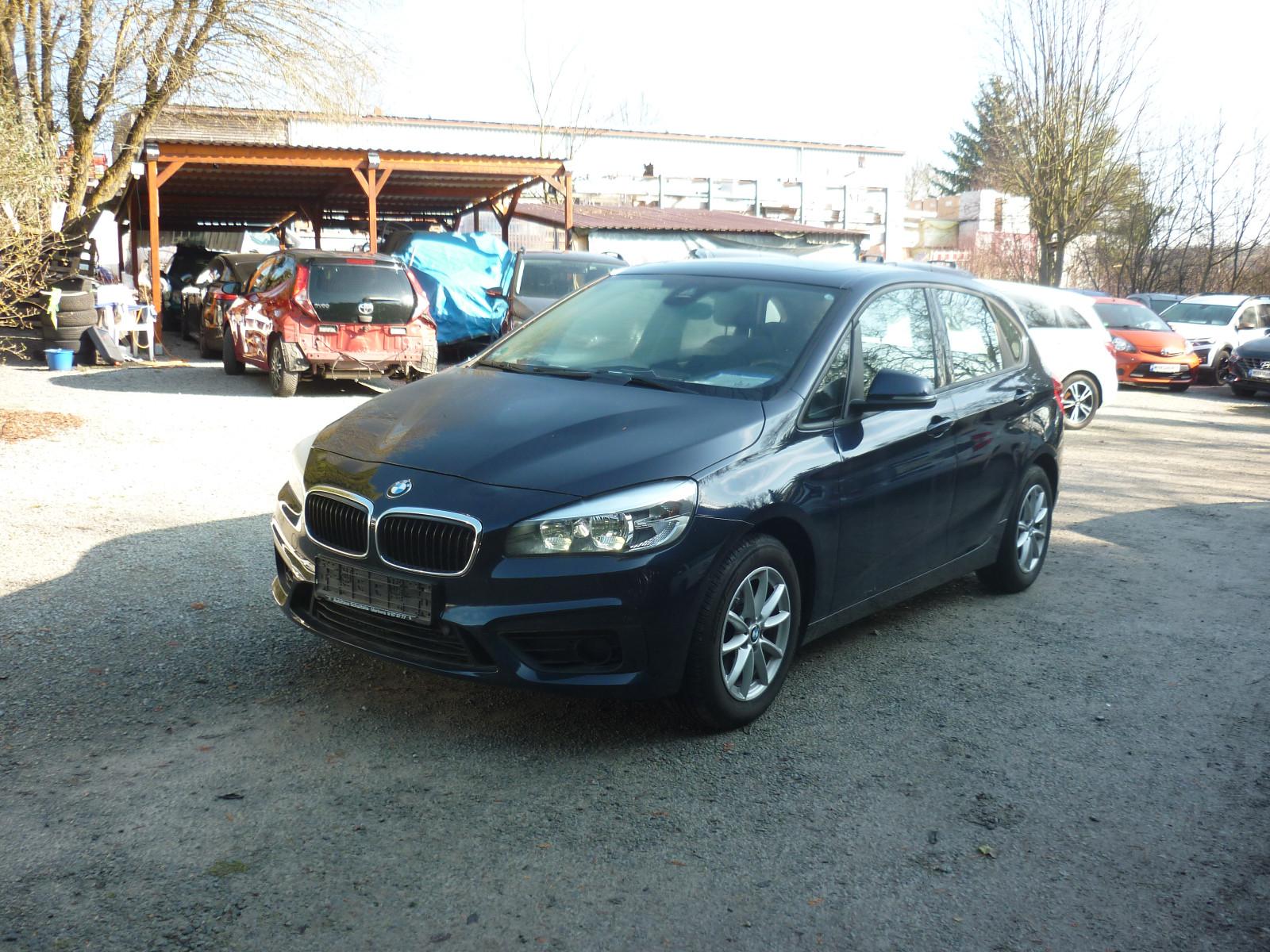 BMW 220 2 Active Tourer* Klima* Panorama*