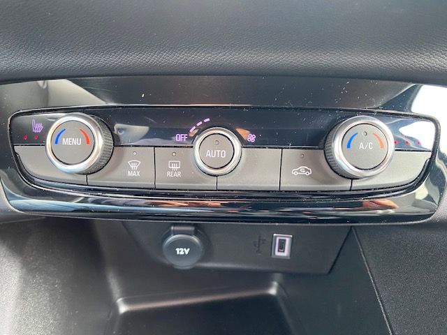 Fahrzeugabbildung Opel Corsa F 1.2 Turbo// Navi, KlimaAT, RFK, PDC v+h,