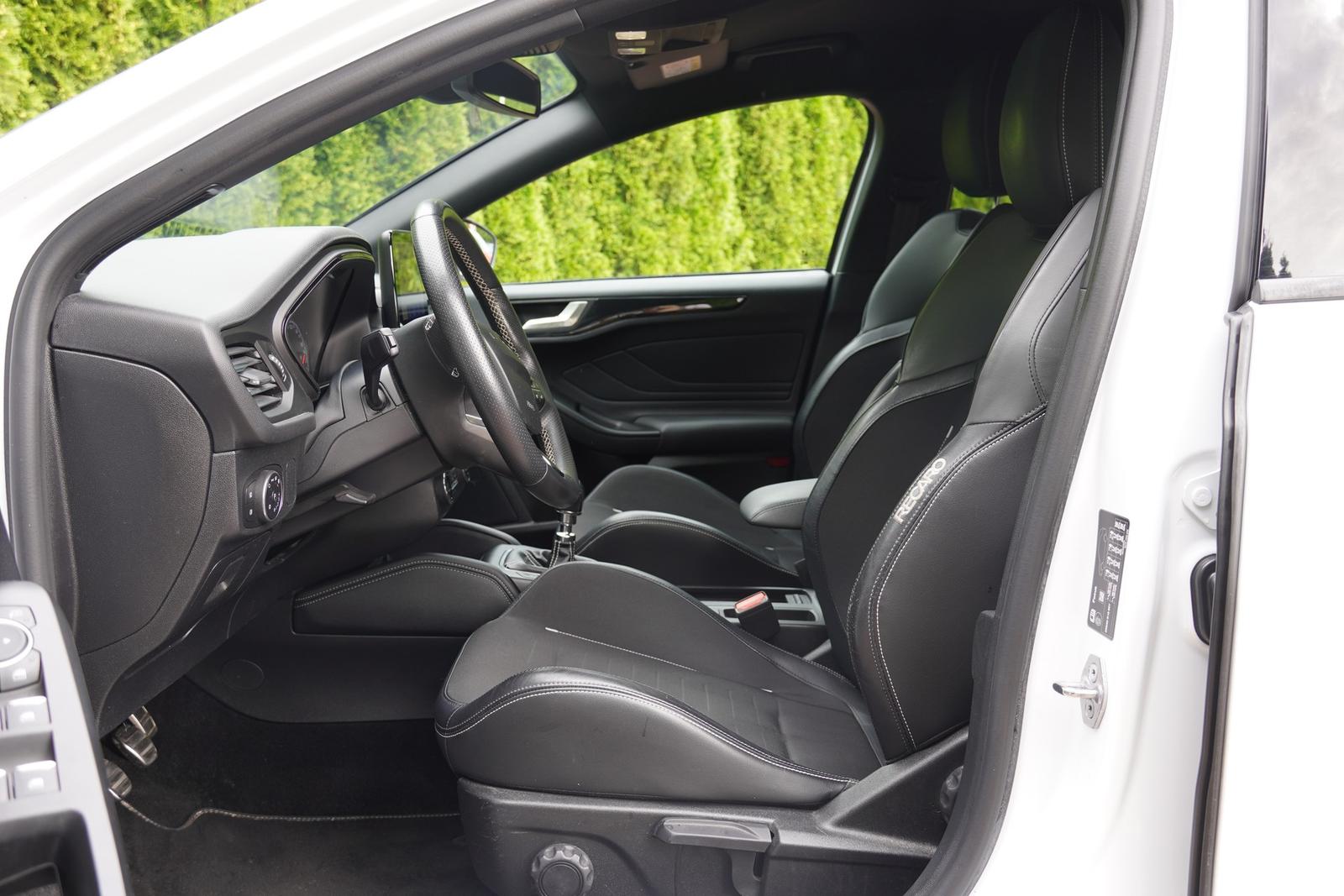 Ford Focus Turnier 2.3 EcoBoost ST LED Navi DAB PDC