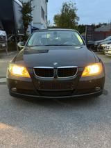 BMW 318 Baureihe 3 Lim. 318i - BMW 318: Grün