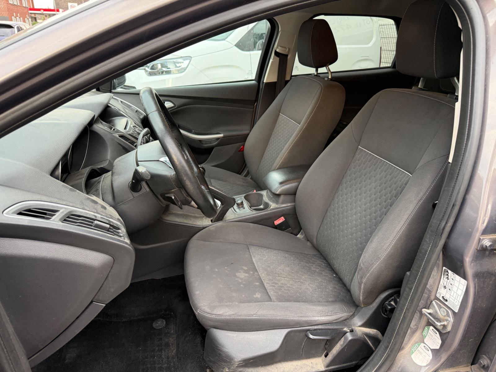 Ford Focus 2013 — photo 9