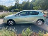 Opel Astra J 1.6 Edition / Automatik - Opel Astra aus 2010: 1.6
