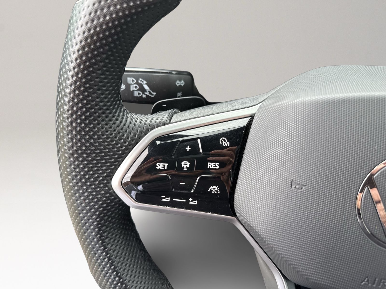 Tiguan R-Line 4Motion 2.0 TDI, AHK, Matrix-LED,