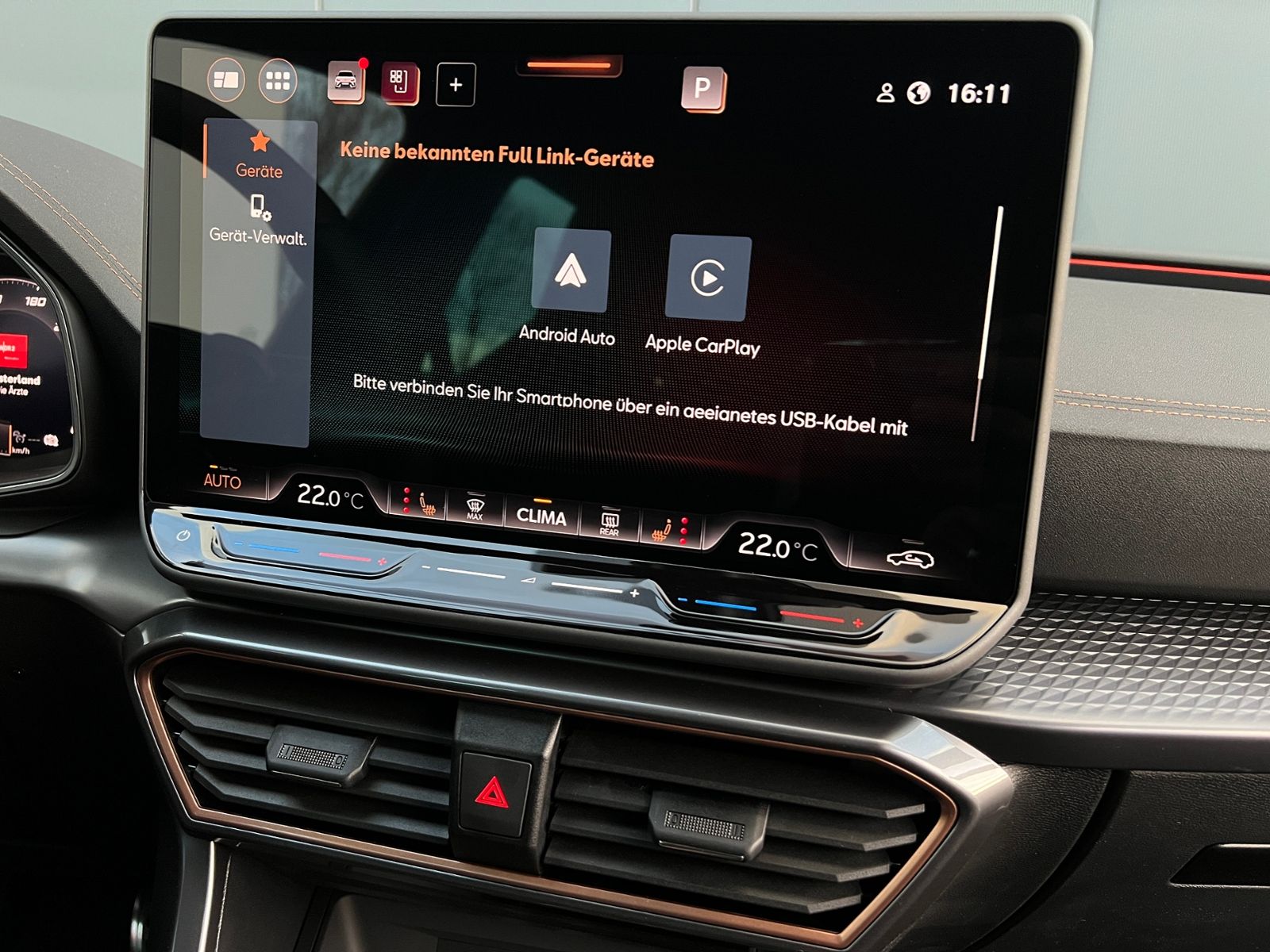 Fahrzeugabbildung CUPRA Leon Sportstourer VZ 2.0 TSI DSG 4Drive *AHK, LE