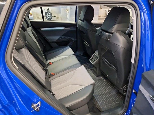 Fahrzeugabbildung Skoda Enyaq 60 Loft Navi Kamera 19" Teilleder Wärmepum