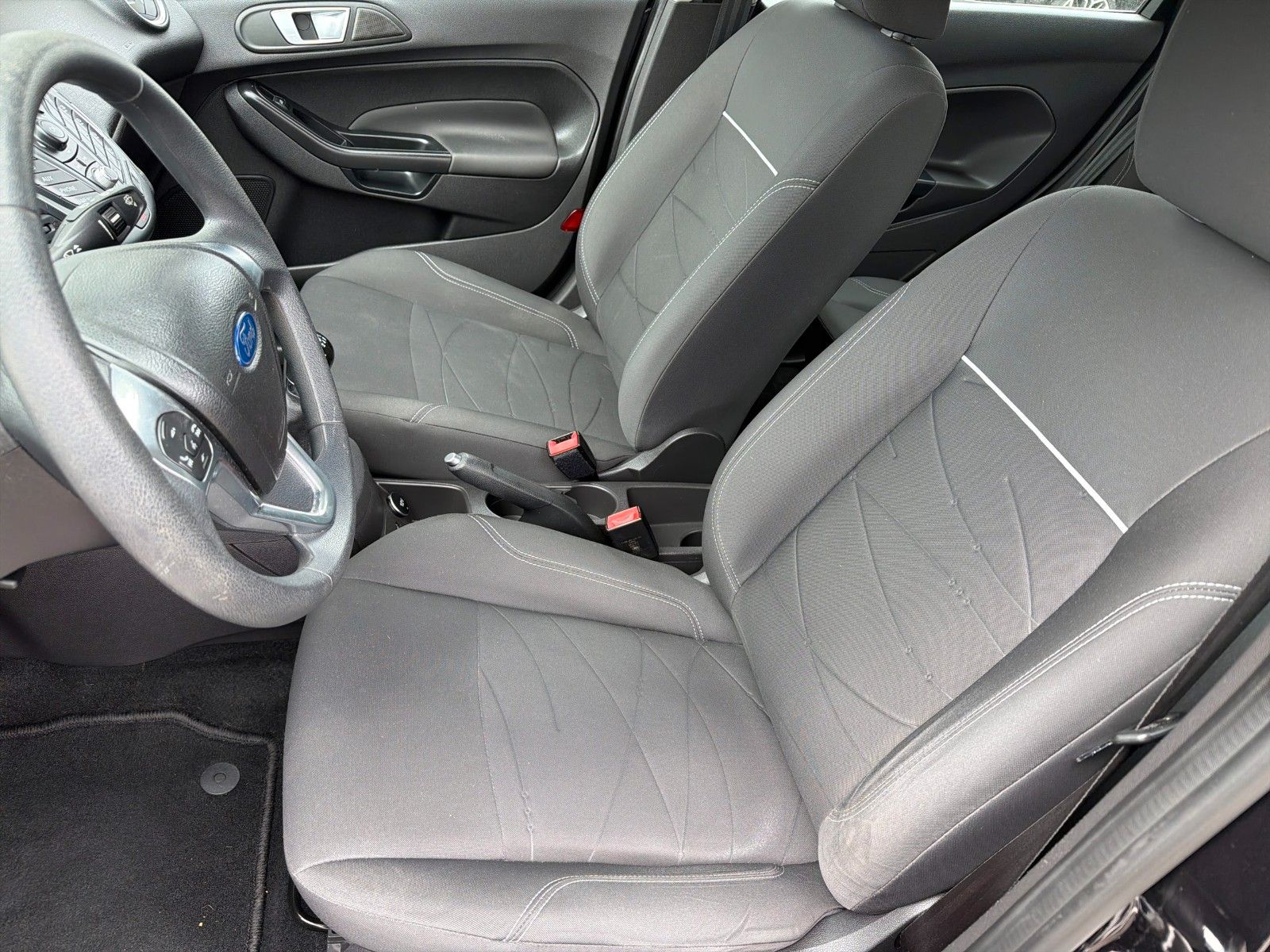Fahrzeugabbildung Ford Fiesta Sync Edition, WINTER-PAKET