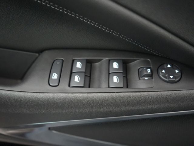 Crossland ELEGANCE PAKET AT+LED LICHT+NAVI+RÜCKF