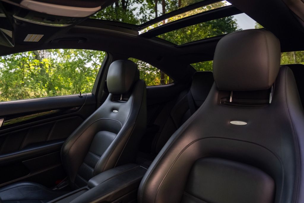 MERCEDES-BENZ C 63 AMG Coupe*H&K*PANO*LEDER*LED*MEMORY*DISTRON MERCEDES-BENZ C 63 AMG Coupe*H&K*PANO*LEDER*LED*MEMORY*DISTRON