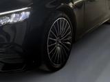 Mercedes-Benz E 220 d T AMG+NIGHT+PANO+AHK+BURMESTER+360° - Mercedes-Benz: Schwarz