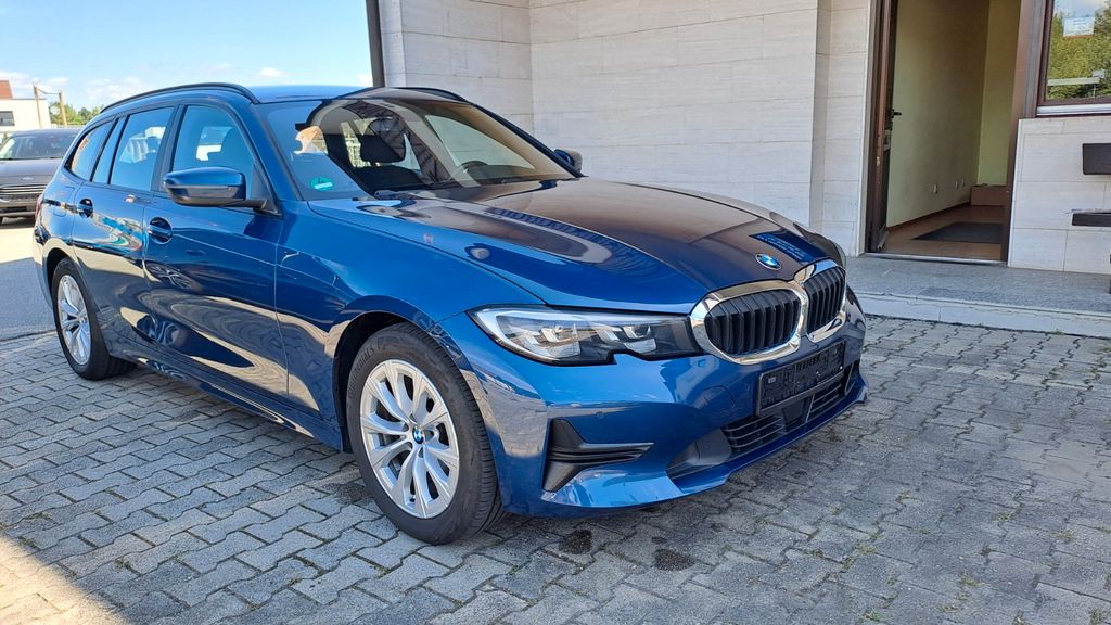 Image of BMW 320